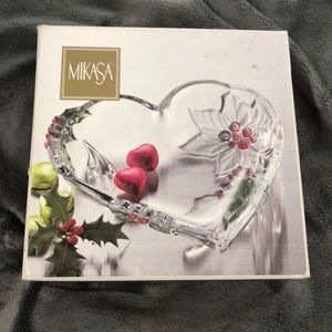 Mikasa holiday dish
